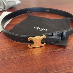 MEDIUM TRIOMPHE BELT IN TAURILLON LEATHER
BLACK size 75